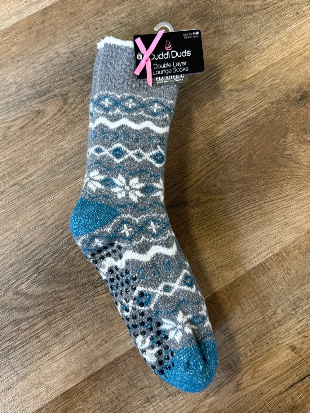 NWT Cuddl Duds Fuzzy Socks